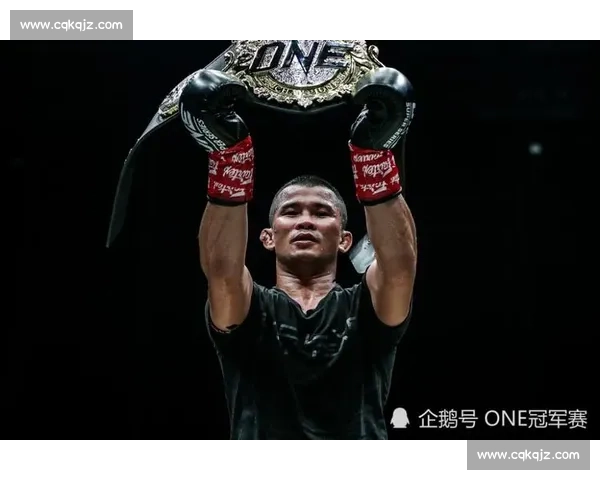 17 岁德查瓦立首秀封神!前蹴 KO 震撼 ONE 赛场 17 岁德查瓦立首秀封神!前蹴 KO 震撼 ONE 赛场