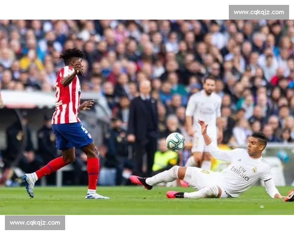 国家德比温情瞬间：佩德里与维尼修斯的对抗与尊重